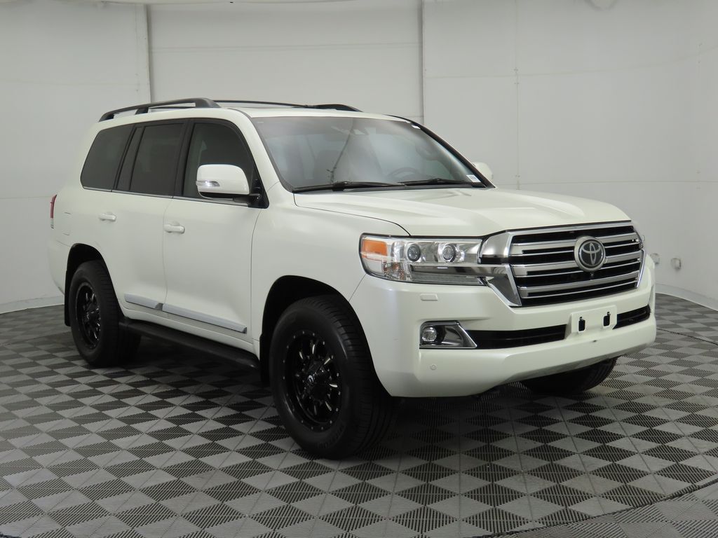 2018 Toyota Land Cruiser  3