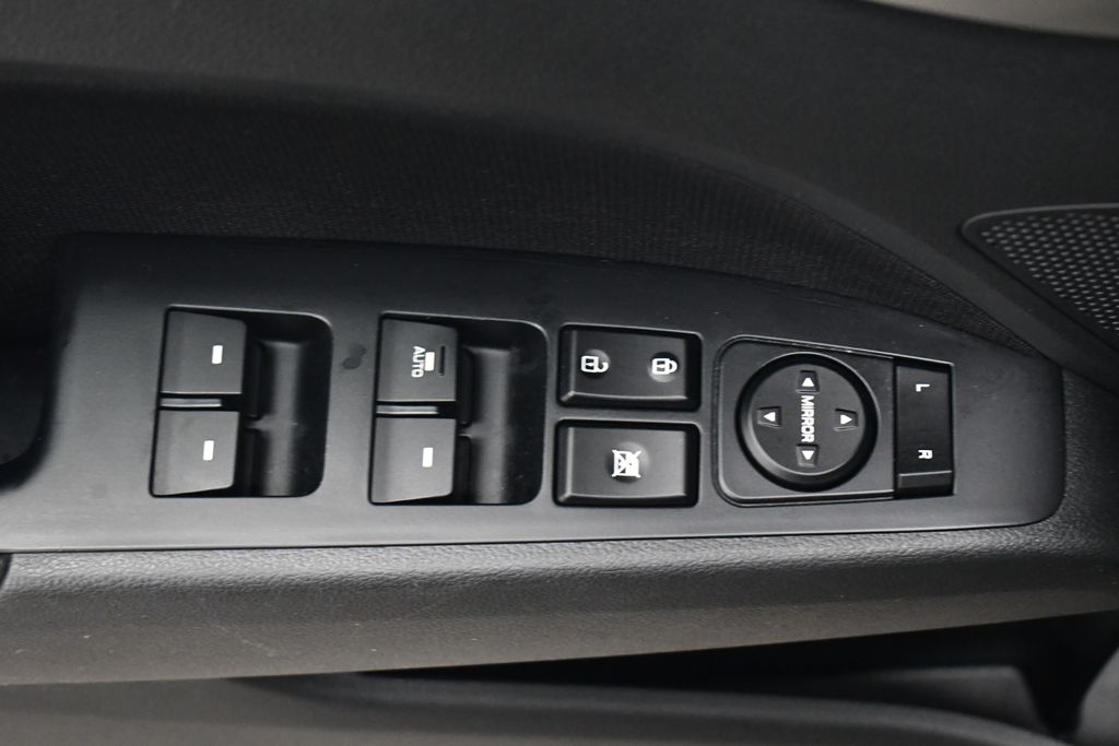Thumbnail: 2019 Hyundai Elantra - 15
