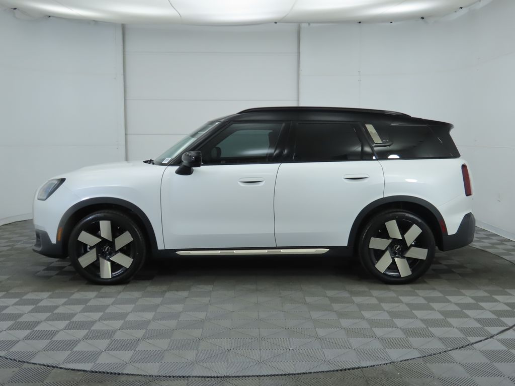 2025 MINI Cooper Countryman Iconic 8
