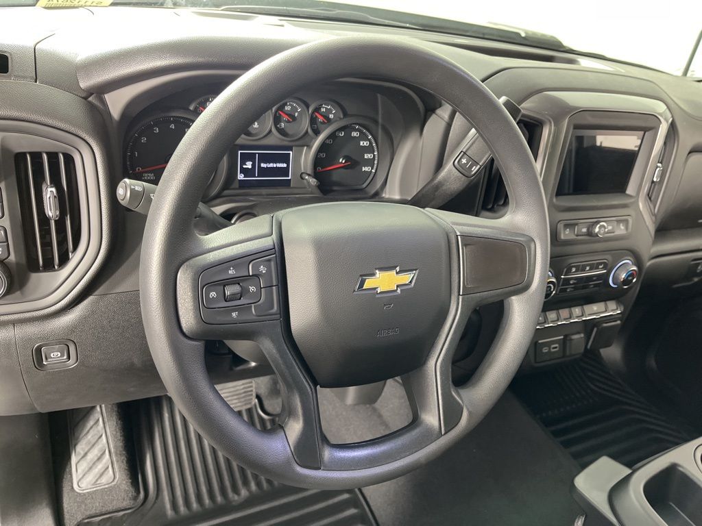 2025 Chevrolet Silverado 2500 Custom 28