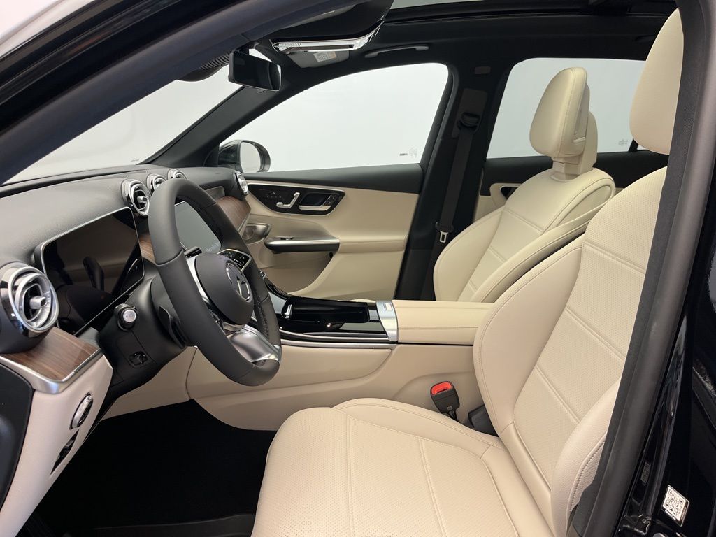 Thumbnail: 2025 Mercedes-Benz GLC - 12