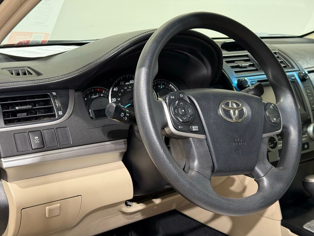 Thumbnail: 2012 Toyota Camry - 16