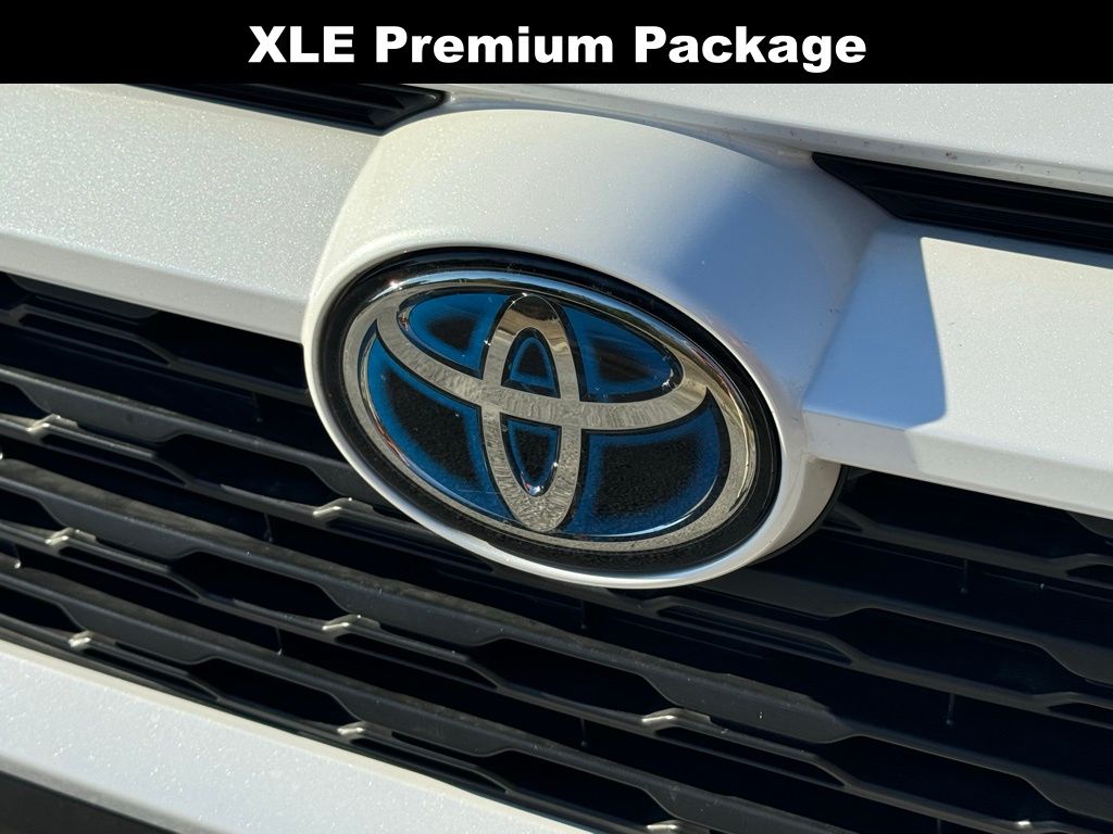 2024 Toyota RAV4 Hybrid XLE Premium 6