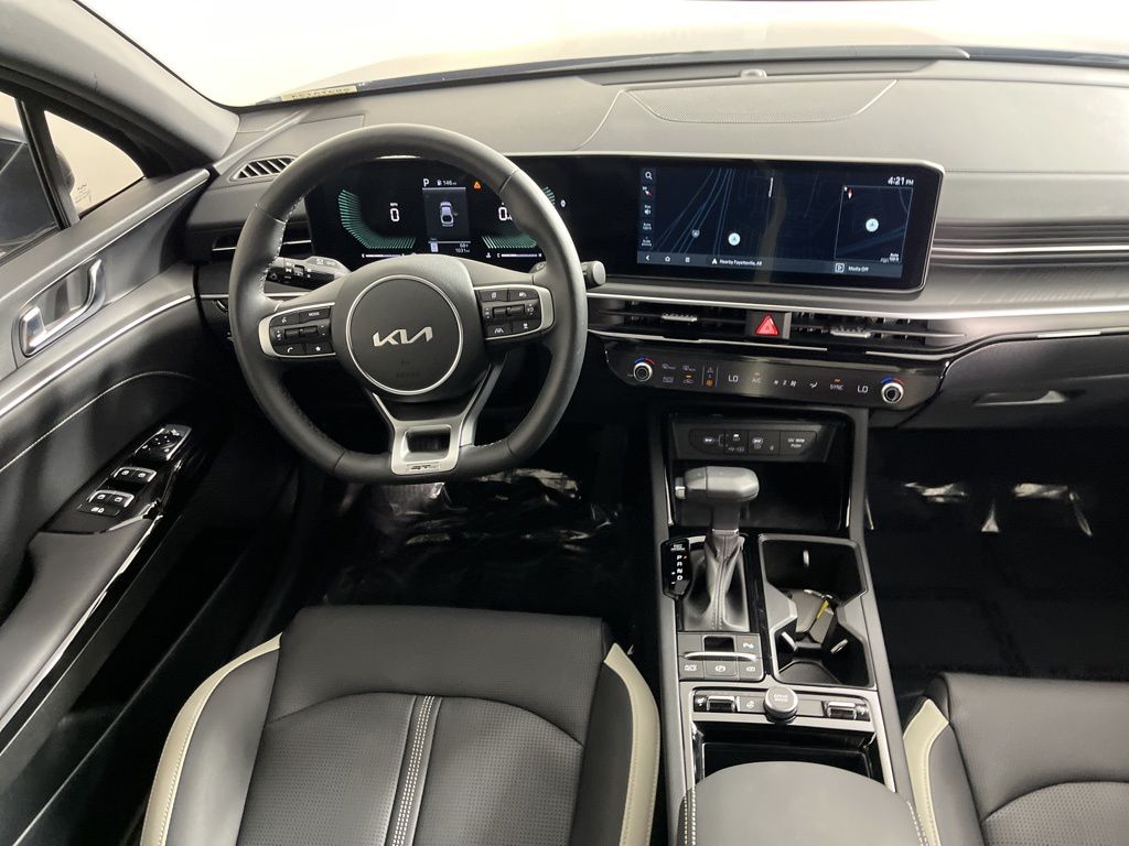 Thumbnail: 2025 Kia K5 - 6