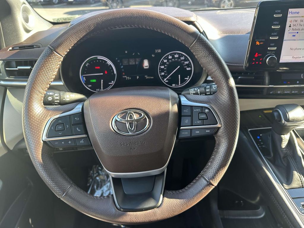 2022 Toyota Sienna Platinum 15