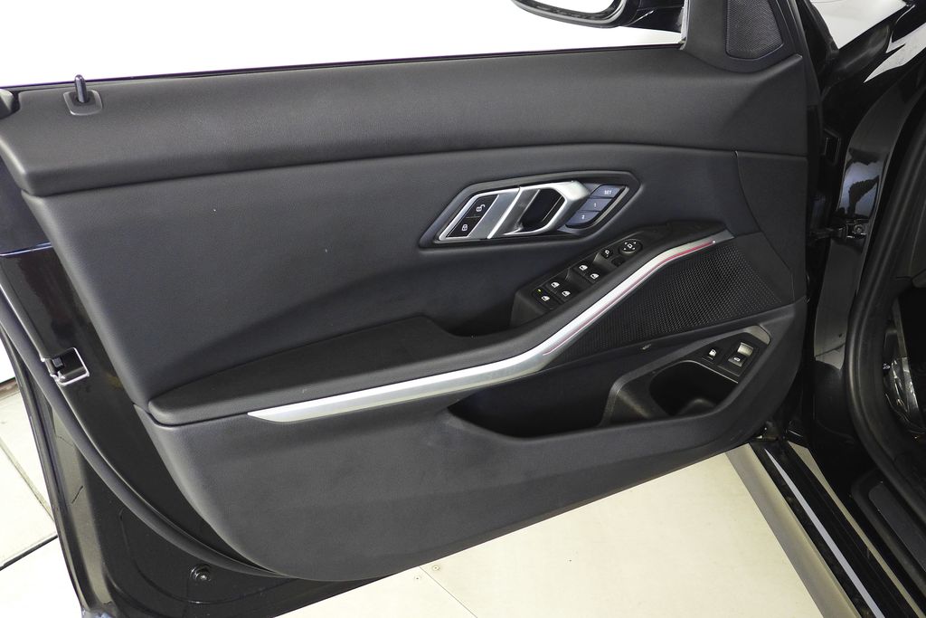 Thumbnail: 2023 BMW 3 Series - 11