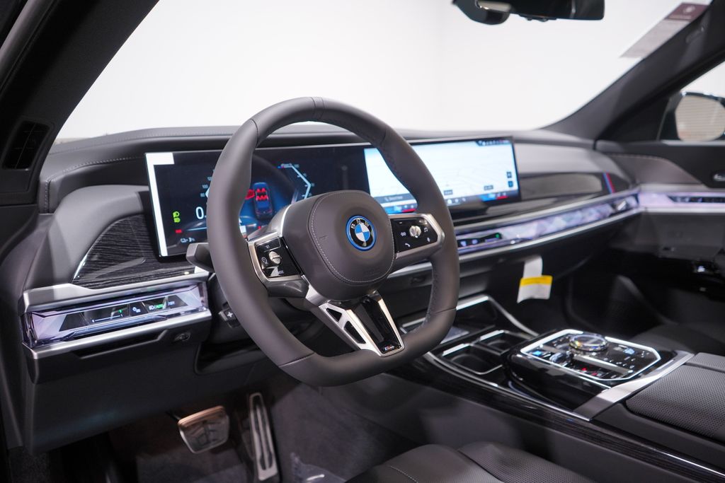 Thumbnail: 2026 BMW i7 - 6