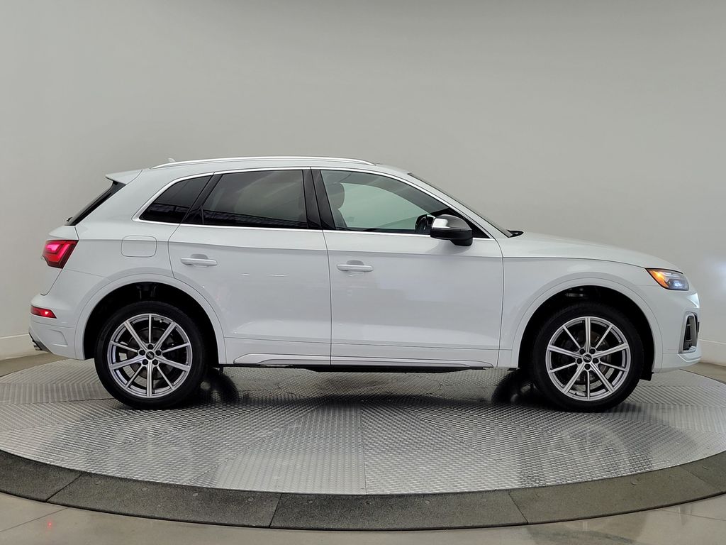 Thumbnail: 2023 Audi SQ5 - 6