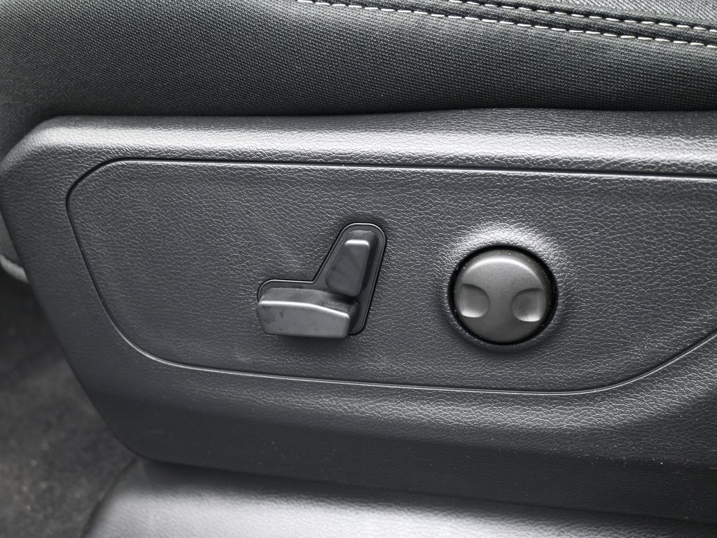 New 2026 Bright White Clearcoat Ram Big Horn/Lone Star image 13