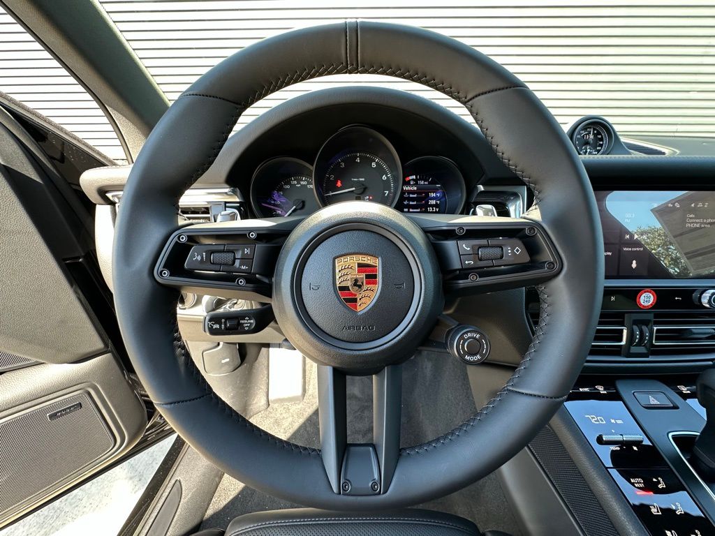 Thumbnail: 2026 Porsche Macan - 14