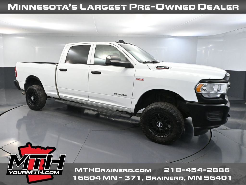 Bright White Clearcoat 2022 RAM 2500 Tradesman Crew Cab 4WD Pickup Truck Four-Wheel Drive 8-Speed Automatic