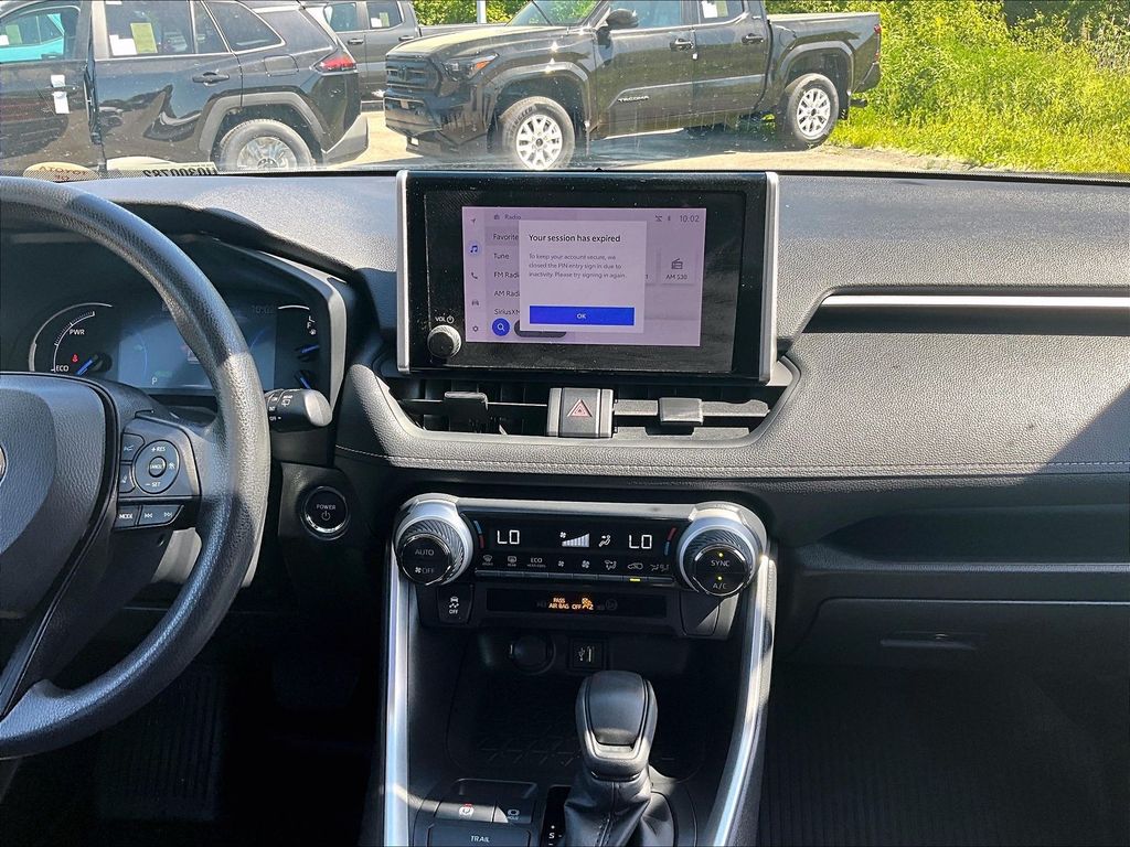 2023 Toyota RAV4 Hybrid — photo 18