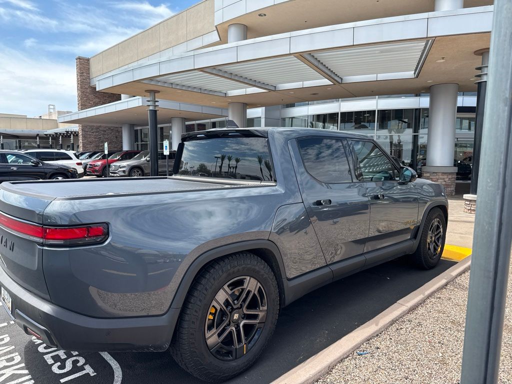Thumbnail: 2026 Rivian R1T - 4