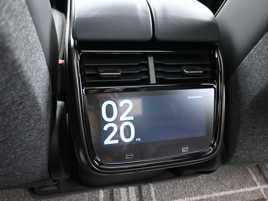 2025 Rivian R1T Ascend