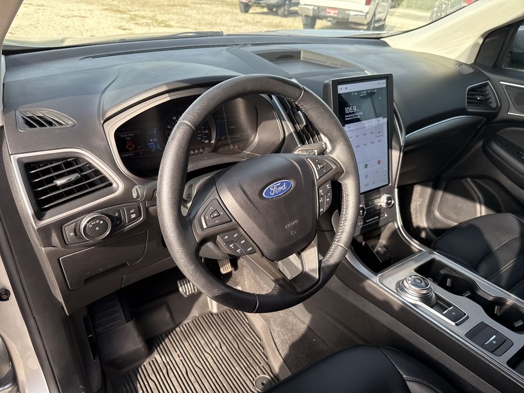 2022 Ford Edge SEL Silver at Martin Chrysler Dodge Jeep Ram
