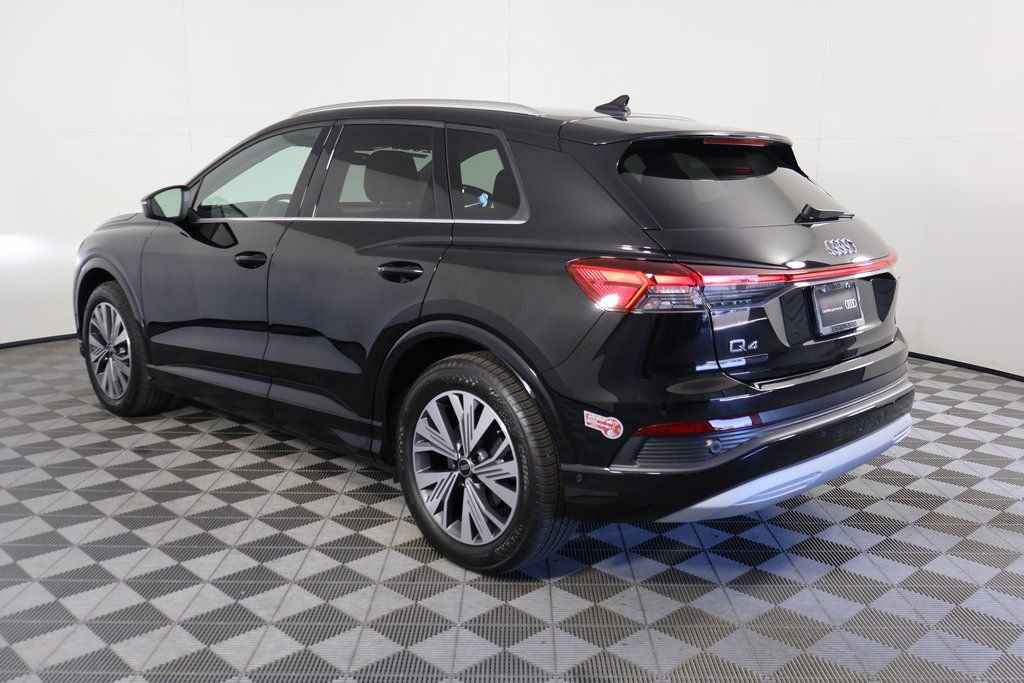 Thumbnail: 2023 Audi Q4 e-tron - 6