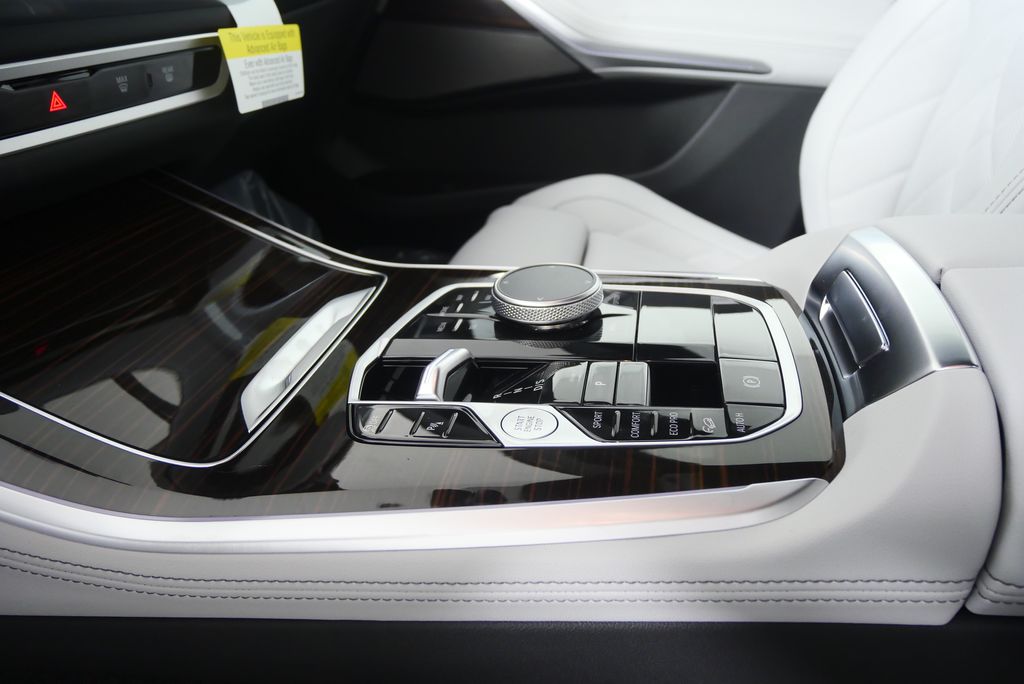 Thumbnail: 2026 BMW X5 - 21