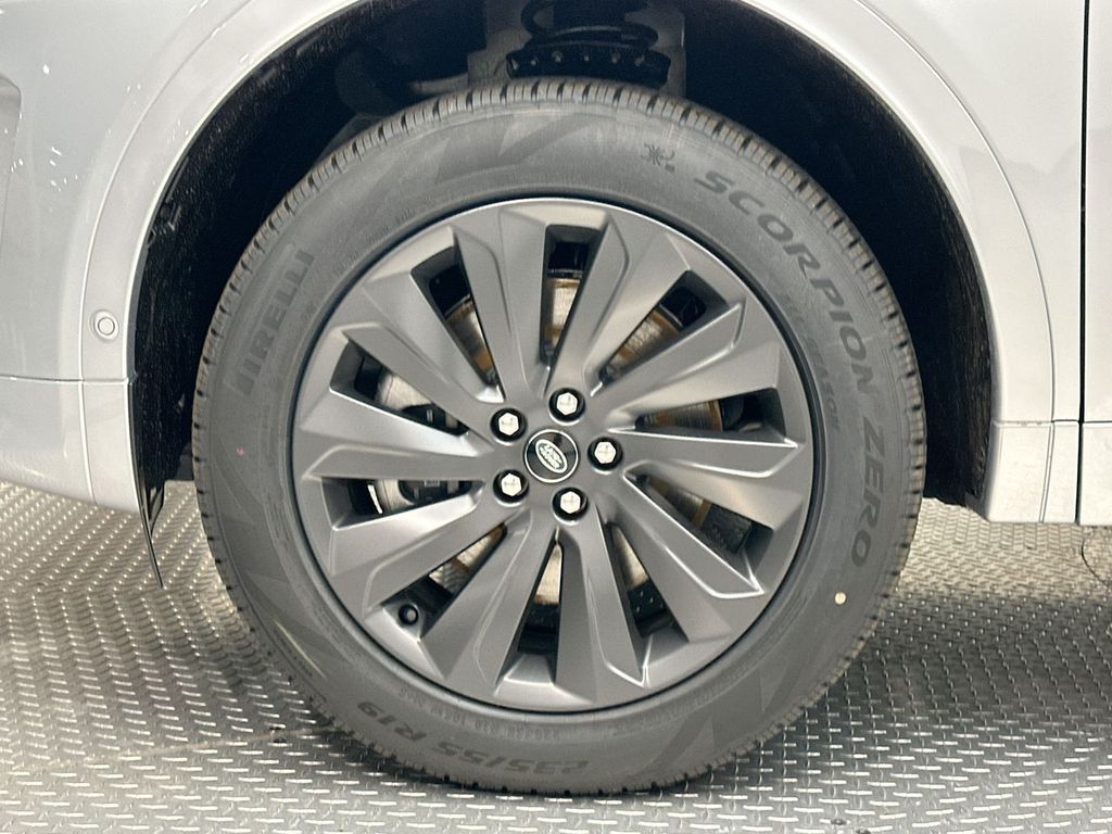 Thumbnail: 2025 Land Rover Discovery Sport - 3