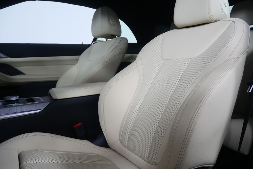 Thumbnail: 2026 BMW 4 Series - 11