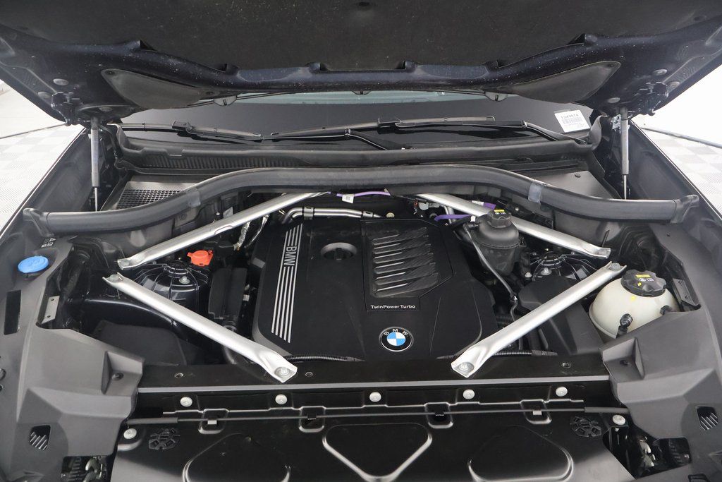 Thumbnail: 2022 BMW X5 - 15