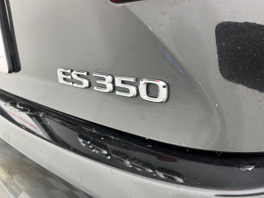 Thumbnail: 2016 Lexus ES - 3