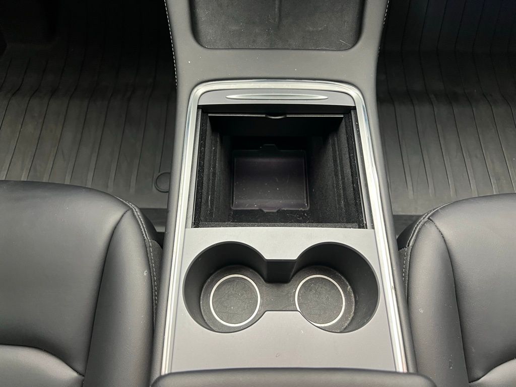 Thumbnail: 2023 Tesla Model 3 - 11