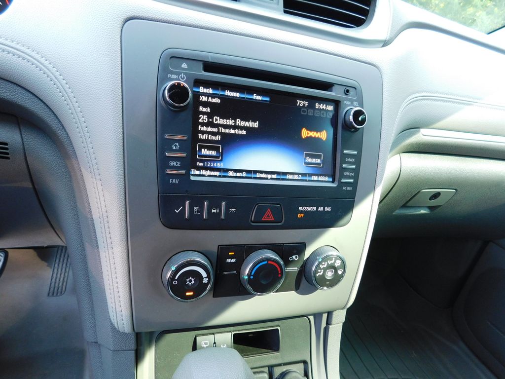 Thumbnail: 2016 Chevrolet Traverse - 9