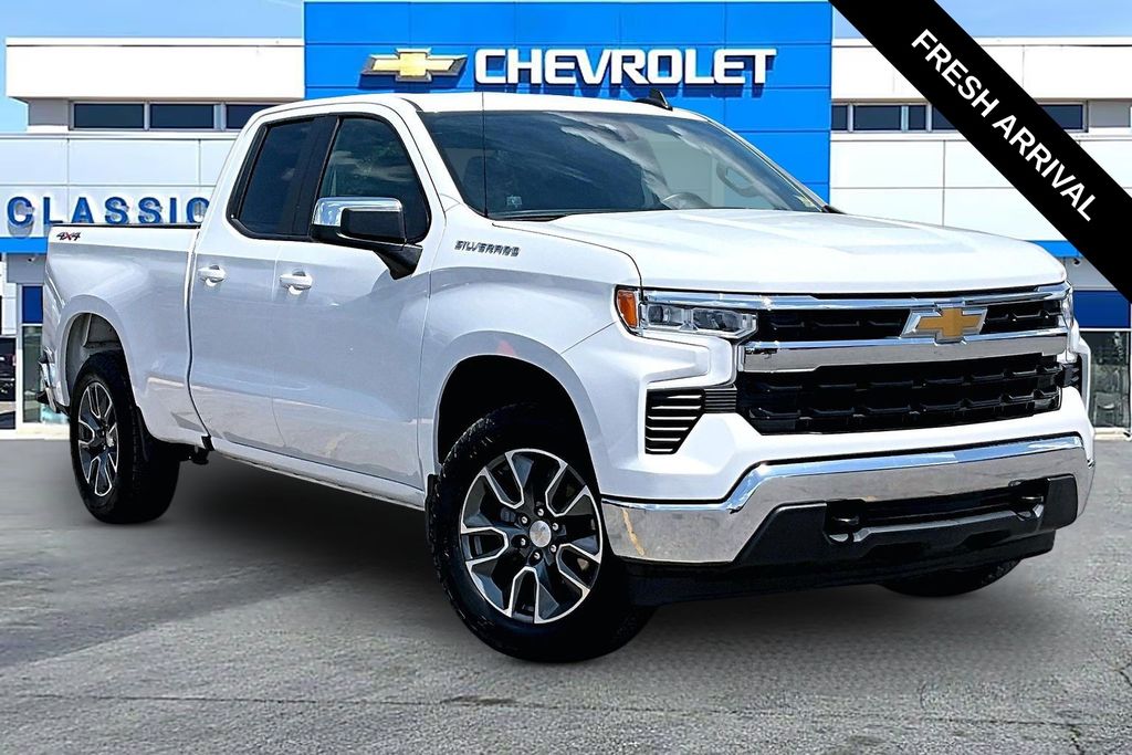Summit White 2024 Chevrolet Silverado 1500 Pickup Truck Four-Wheel Drive 8-Speed Automatic