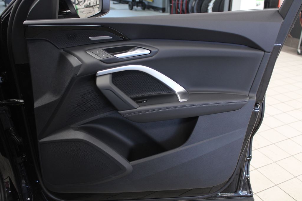 Thumbnail: 2025 Audi Q5 - 31