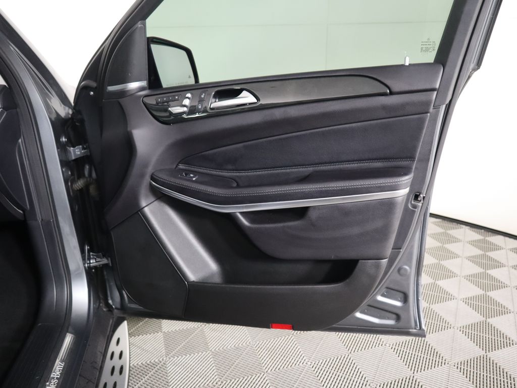 Thumbnail: 2018 Mercedes-Benz GLS - 25