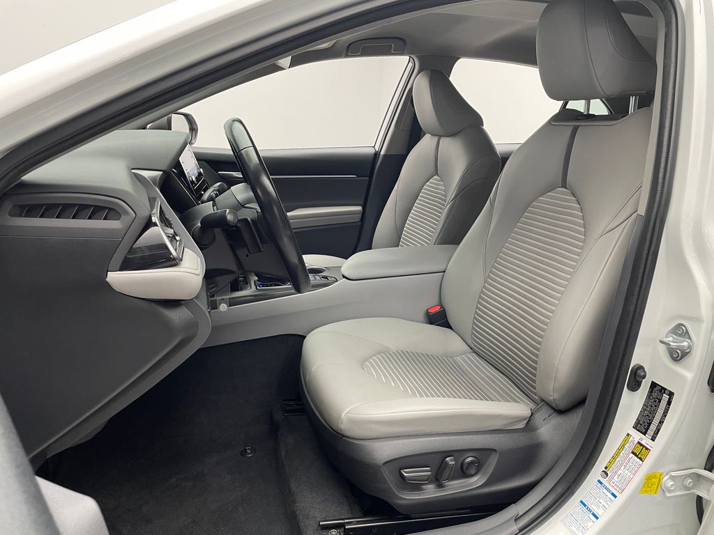 Thumbnail: 2022 Toyota Camry - 13