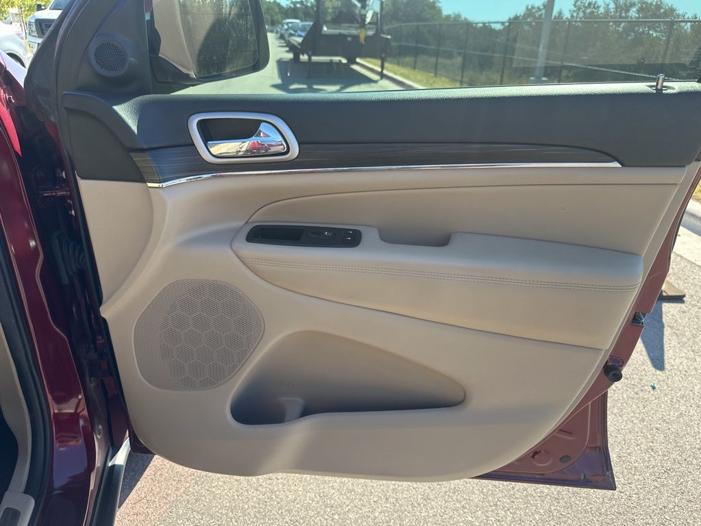 Used Car 2020 Jeep Grand Cherokee  Limited For Sale Under $25,000 In Austin, Texas