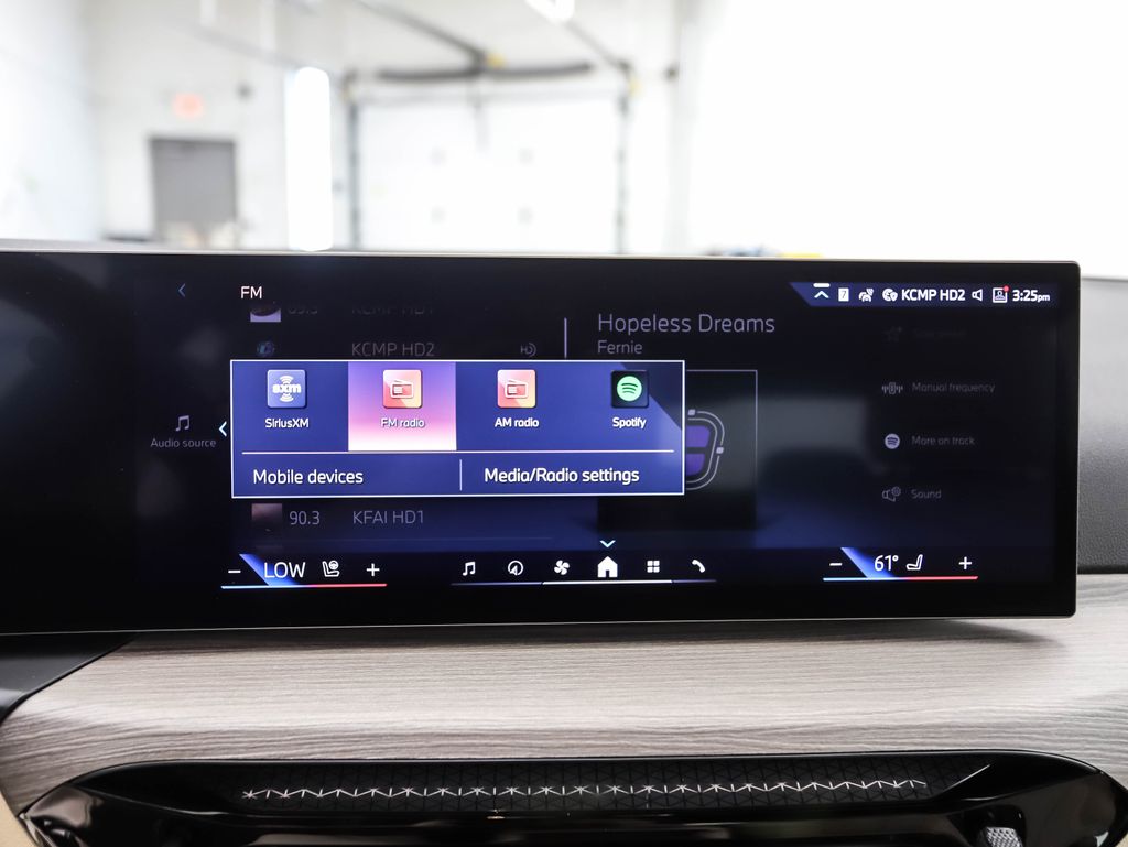 Thumbnail: 2025 BMW 3 Series - 18