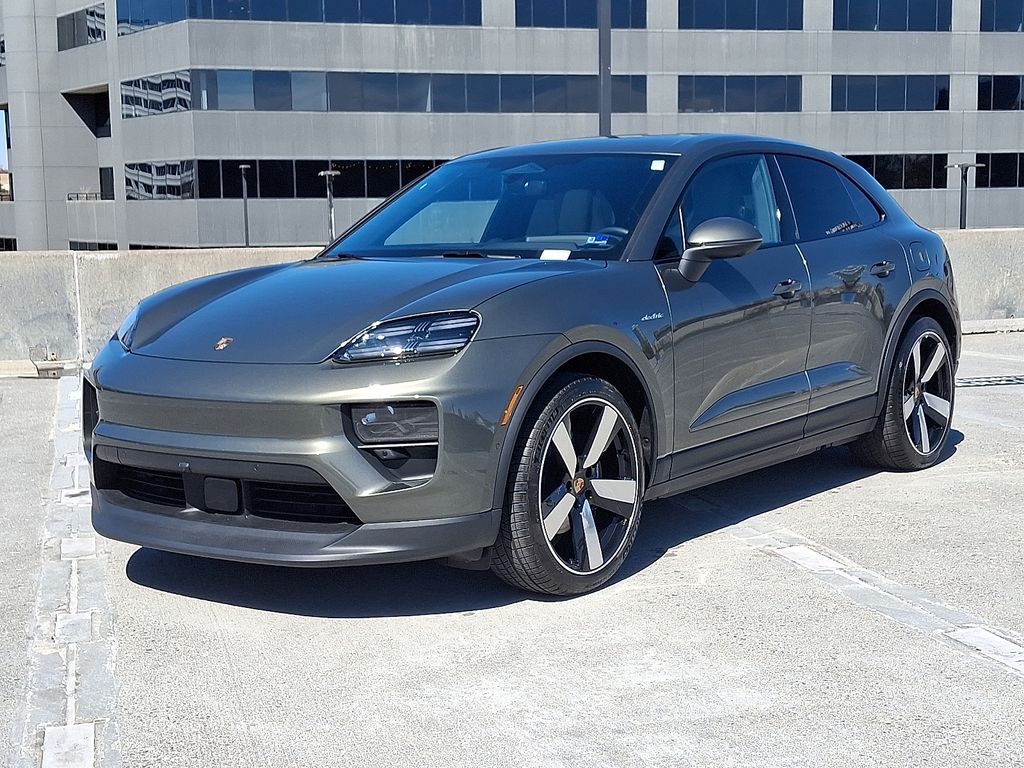 Thumbnail: 2026 Porsche Macan - 1