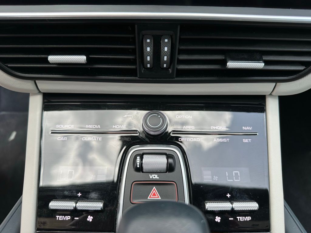 Thumbnail: 2023 Porsche  - 27