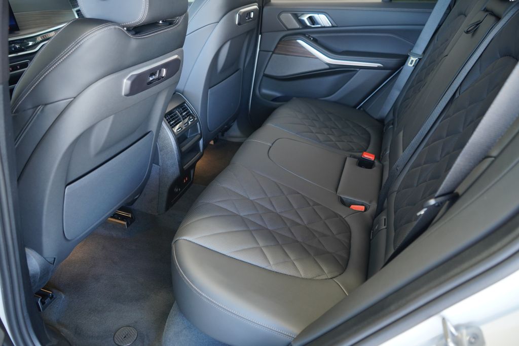 Thumbnail: 2026 BMW X5 - 21