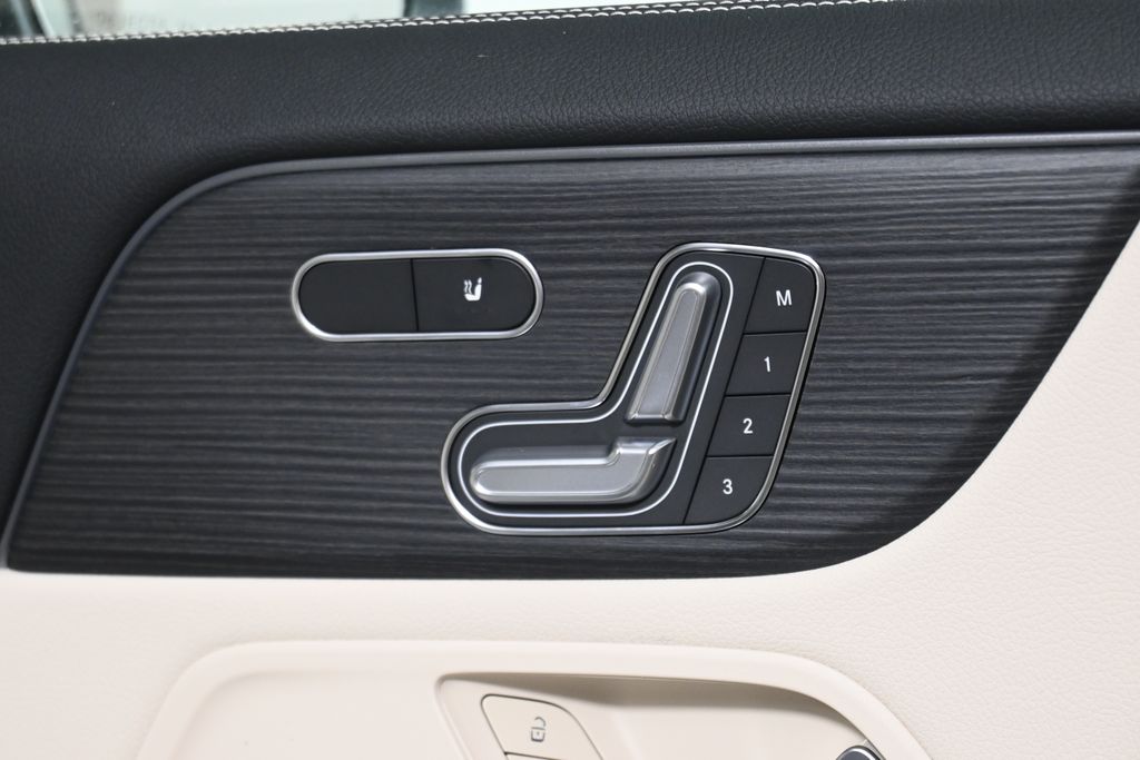 Thumbnail: 2026 Mercedes-Benz GLA - 26