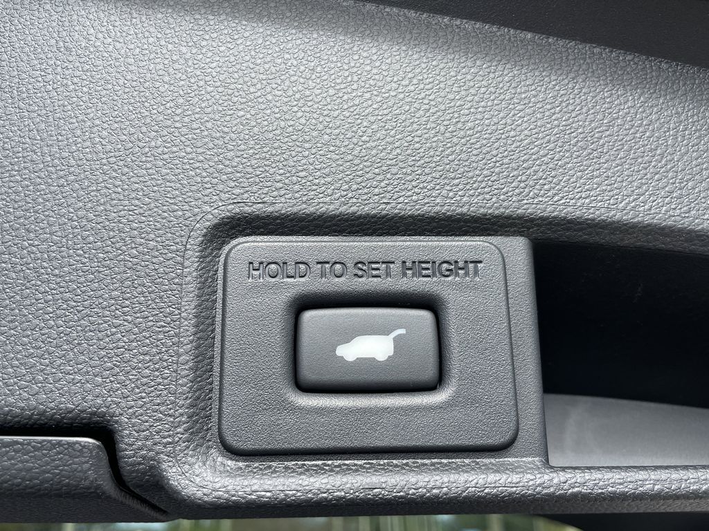 new 2025 Acura RDX car, priced at $46,951