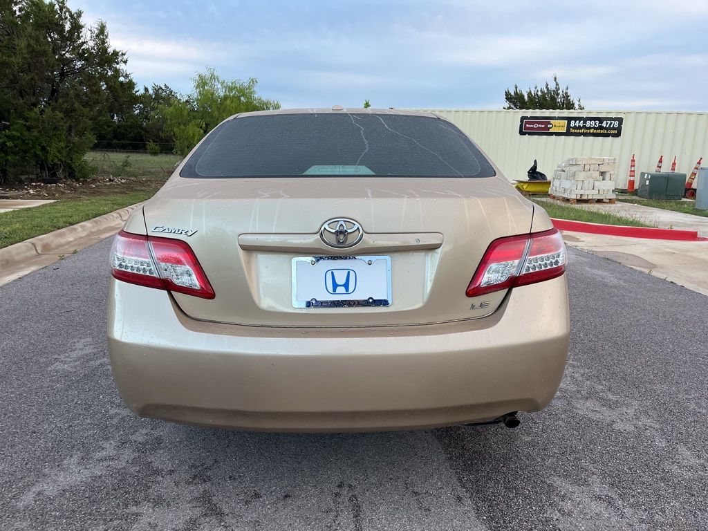 2011 Toyota Camry LE 5