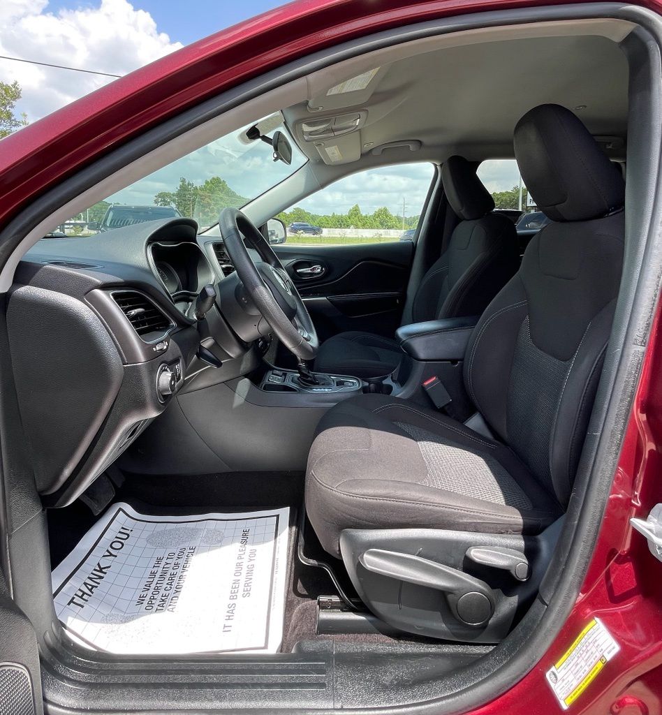 2019 Jeep Cherokee Latitude Red at Community Kia