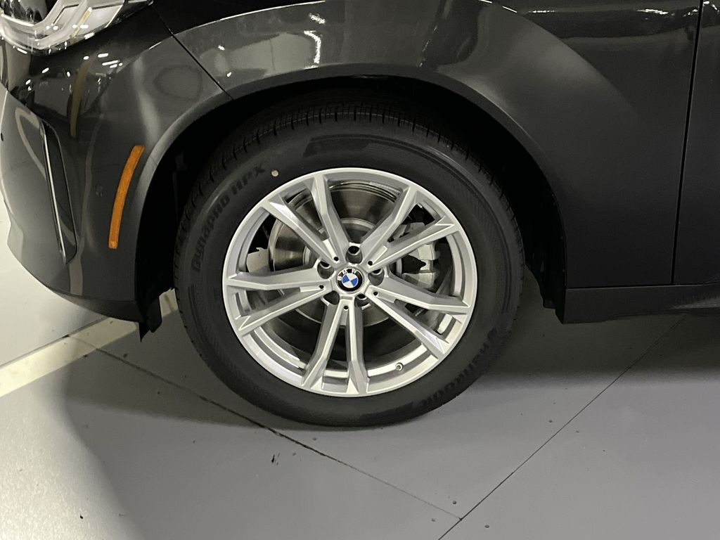 Thumbnail: 2025 BMW X3 - 10