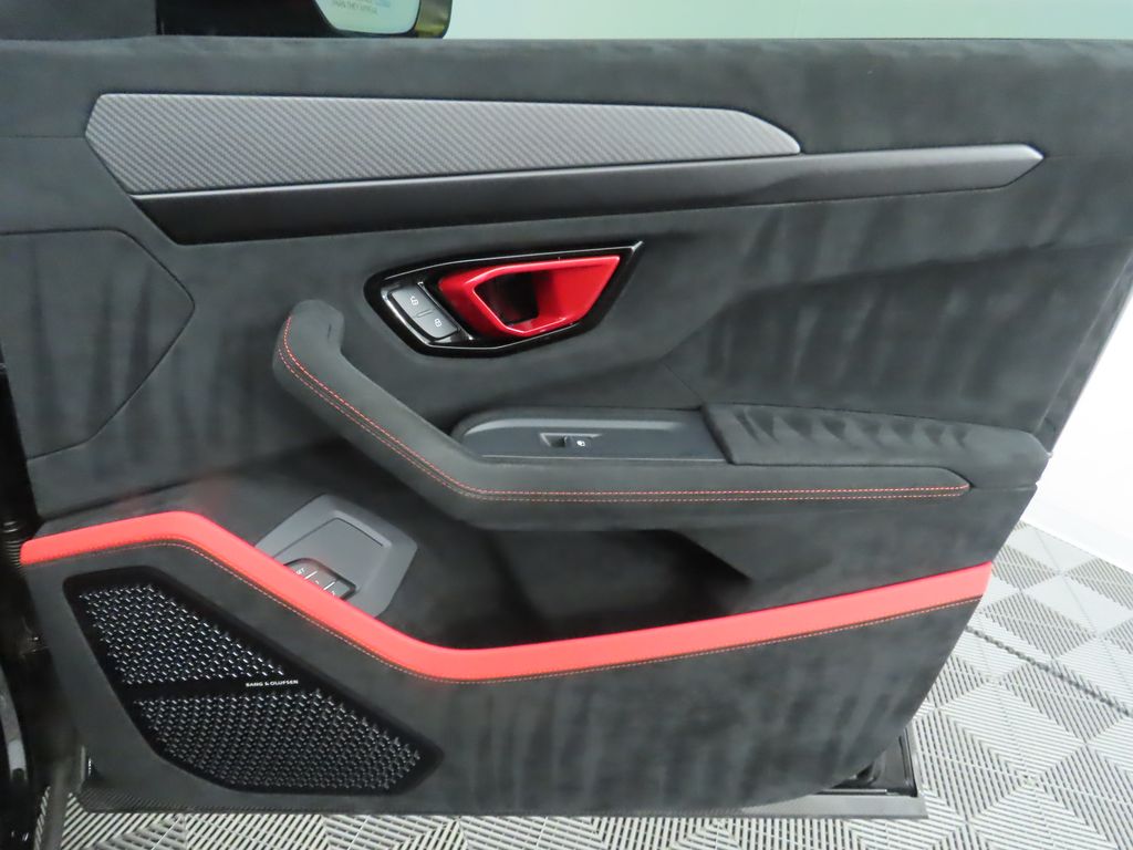 Thumbnail: 2023 Lamborghini Urus - 26