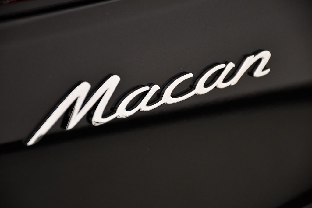 Thumbnail: 2025 Porsche Macan - 9