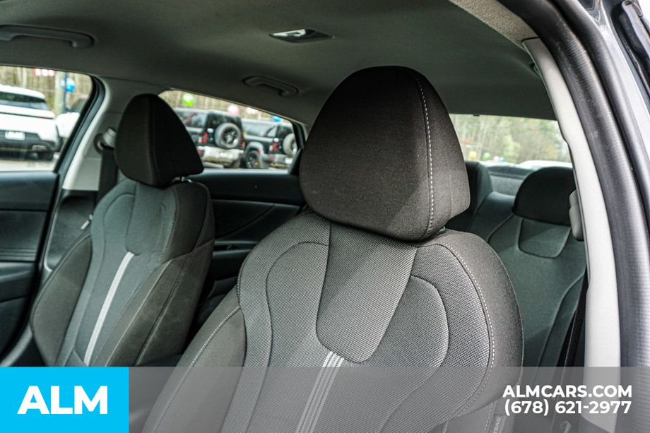 Used 2025 Gray Hyundai SE image 18