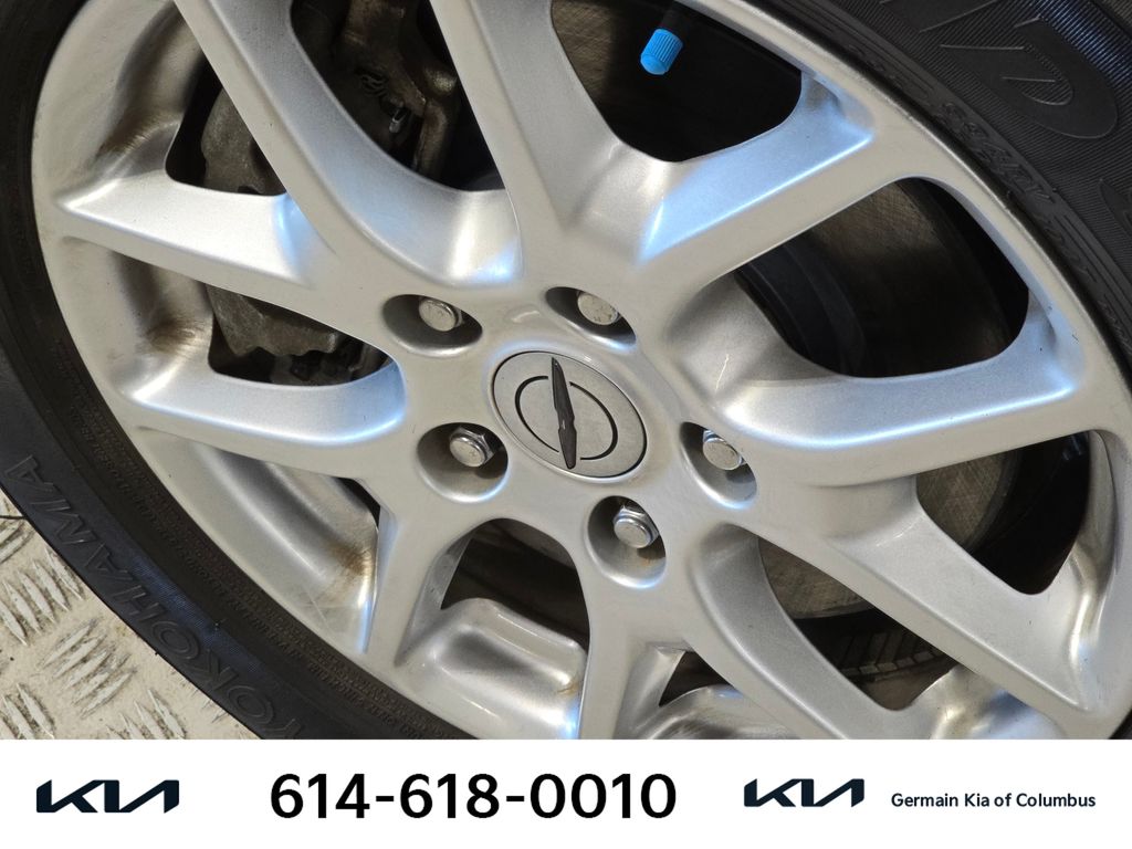 Used 2022 Gray Chrysler Touring L image 12