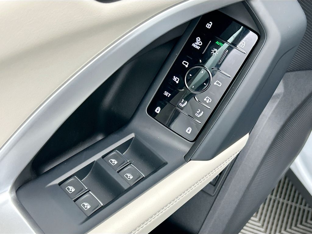 Thumbnail: 2025 Audi Q5 - 22