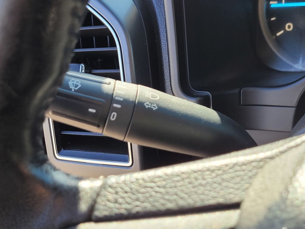 Used 2018 Red Ford XLT image 24