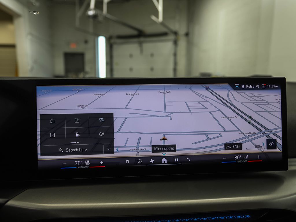 Thumbnail: 2025 BMW 3 Series - 16