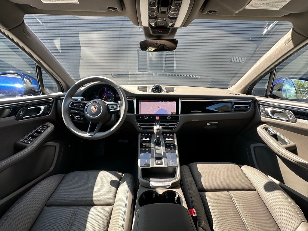 Thumbnail: 2026 Porsche Macan - 6