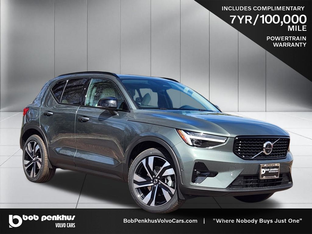 2026 Volvo XC40 B5 Ultra